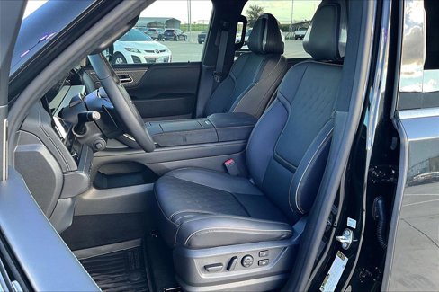 New 2026 INFINITI QX80 Autograph w/ Premium Cargo Package image 17