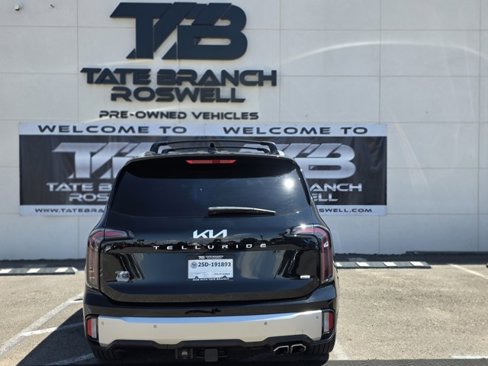 Used 2024 Kia Telluride EX w/ EX Captain's Chair Package image 5