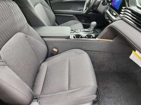 New 2025 Toyota Camry LE image 9