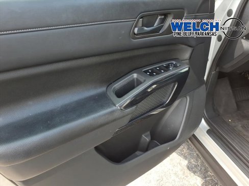 Used 2023 Nissan Pathfinder S image 9