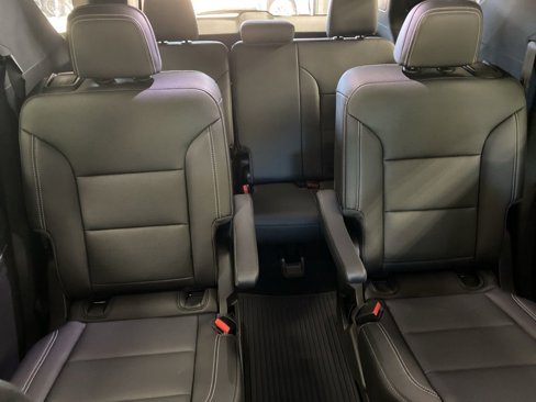 New 2026 Chevrolet Traverse LT w/ Driver Confidence Package image 7