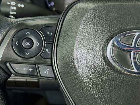 Used 2025 Toyota Corolla LE image 13