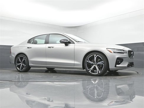 Used 2025 Volvo S60 B5 Plus w/ Protection Package Premier image 34