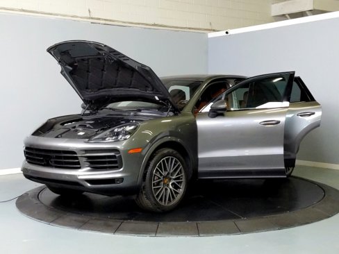 Used 2020 Porsche Cayenne S image 11