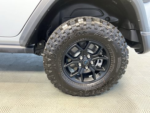 Certified 2024 Jeep Wrangler Willys image 31
