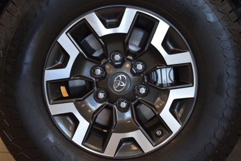 Used 2019 Toyota Tacoma TRD Off-Road w/ Technology Package image 27