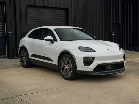 New 2025 Porsche Macan 4S Electric image 7