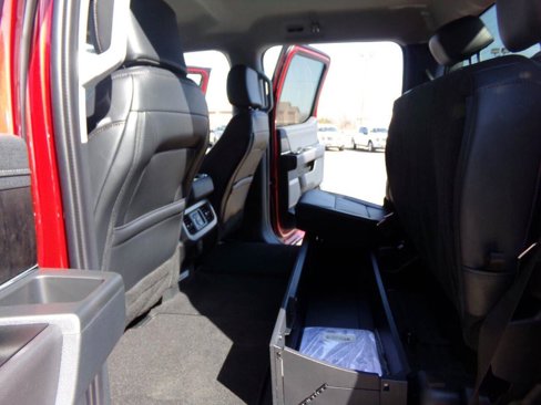 New 2025 Ford F250 Lariat w/ Chrome Package image 27