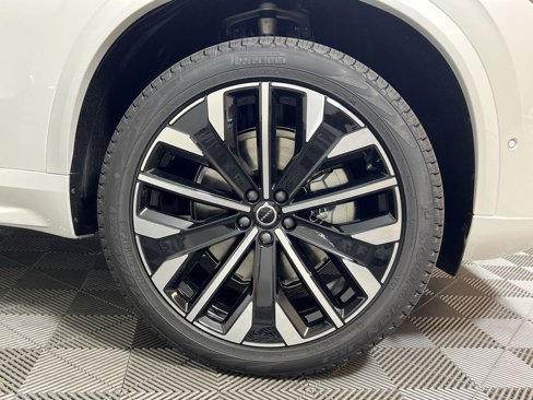 New 2026 Volvo XC90 B6 Plus w/ Protection Package Premier image 19