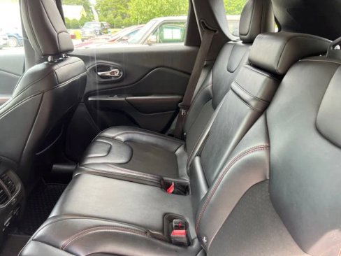 Used 2019 Jeep Cherokee Trailhawk w/ Comfort/Convenience Group image 20