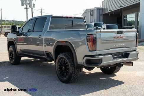 Used 2024 GMC Sierra 2500 AT4 w/ AT4 Premium Plus Package image 9