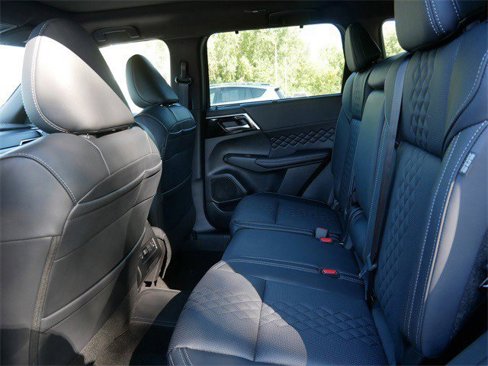 New 2025 Mitsubishi Outlander SEL image 5