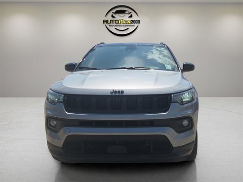 Used 2024 Jeep Compass Latitude w/ Convenience Group image 2
