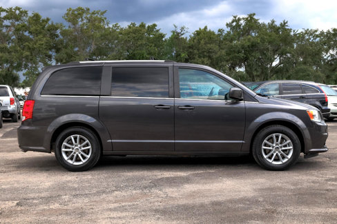 Used 2020 Dodge Grand Caravan SXT image 13