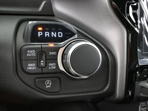 New 2025 RAM 1500 4x4 Crew Cab image 24