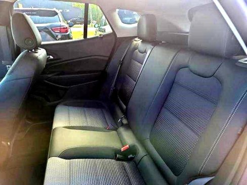 Used 2025 Chevrolet Trax LT w/ Driver Confidence Package image 10