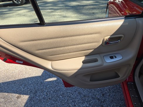 Used 2005 Lexus IS 300 image 11