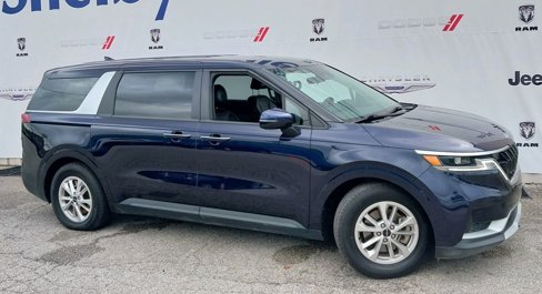 Used 2024 Kia Carnival LX image 3