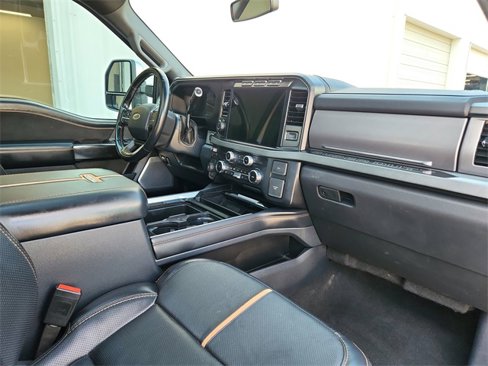 Used 2024 Ford F250 Platinum image 40