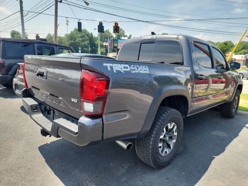 Used 2018 Toyota Tacoma TRD Off-Road image 4