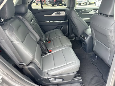 New 2025 Ford Explorer Active w/ Active Comfort Package image 16