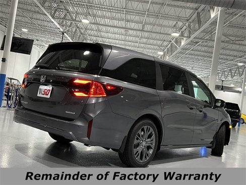 New 2026 Honda Odyssey Touring image 3