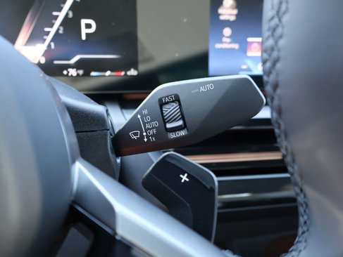 New 2026 BMW 530i xDrive w/ Executive Package image 40
