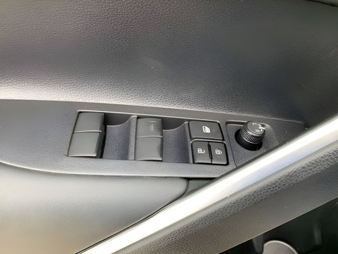 New 2025 Toyota Corolla Cross LE image 12