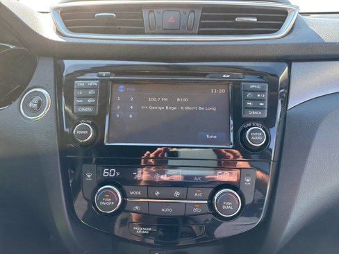 Used 2015 Nissan Rogue SV w/ SV Premium Package image 24