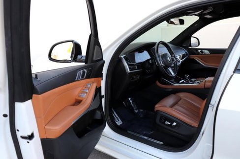 Used 2021 BMW X7 xDrive40i w/ M Sport Package image 2