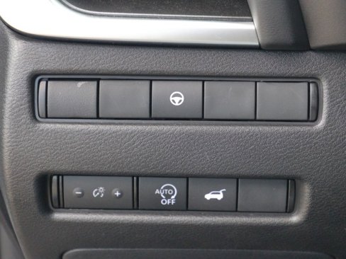 Used 2024 Nissan Rogue SV image 16