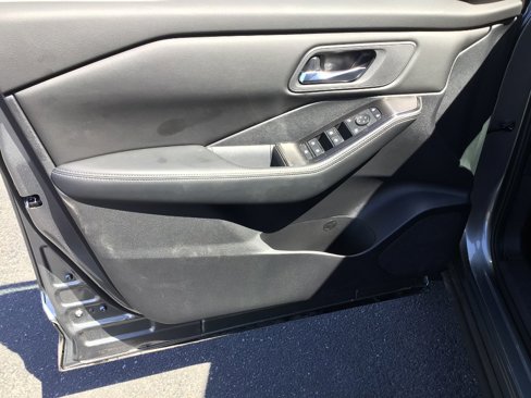 New 2025 Nissan Rogue SV image 9