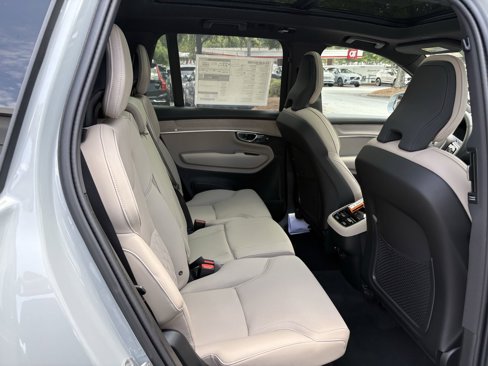 New 2026 Volvo XC90 B6 Plus w/ Protection Package Premier image 16