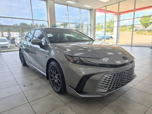 Used 2025 Toyota Camry XSE image 3