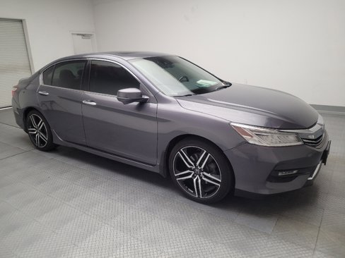 Used 2017 Honda Accord Touring image 11