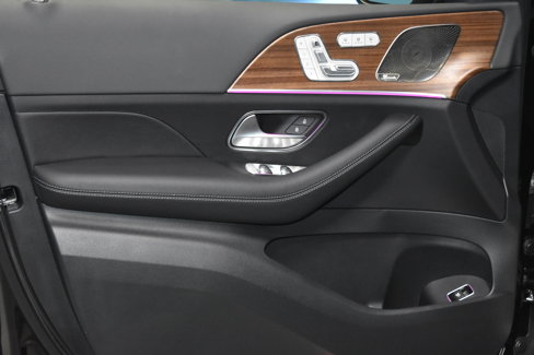 New 2026 Mercedes-Benz GLS 450 4MATIC image 3