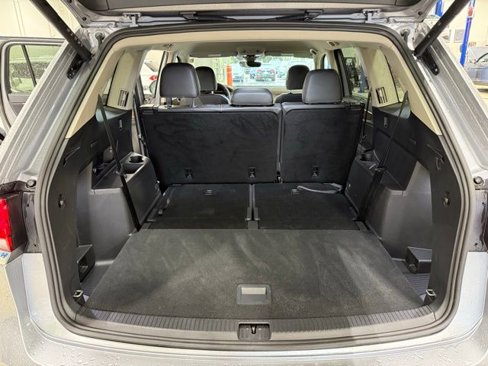 Certified 2025 Volkswagen Atlas SE image 28