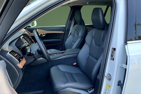 Certified 2025 Volvo XC90 B5 Plus w/ Protection Package Premier image 20