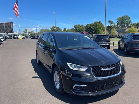 New 2026 Chrysler Pacifica Select image 9