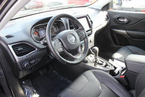 Used 2020 Jeep Cherokee Limited image 3