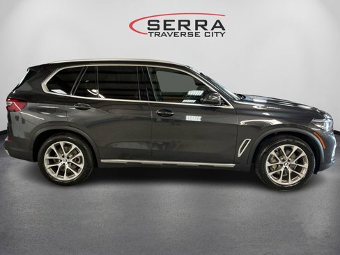 Used 2023 BMW X5 xDrive40i w/ Premium Package image 4
