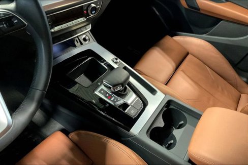 Certified 2025 Audi Q5 2.0T Premium image 17