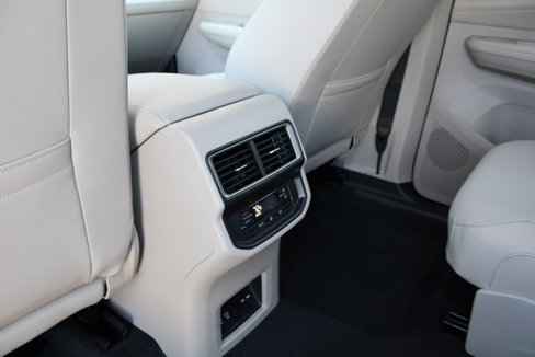 New 2026 Volkswagen Atlas SE image 8