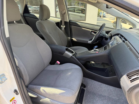 Used 2013 Toyota Prius Plug-In Hybrid image 26