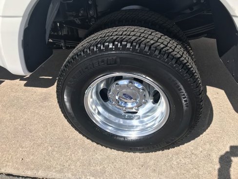 New 2025 Ford F350 Lariat w/ Chrome Package image 28