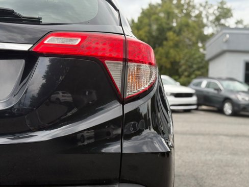 Used 2020 Honda HR-V LX image 10
