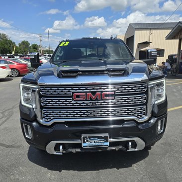Used 2022 GMC Sierra 3500 Denali w/ Denali Black Diamond Edition image 8