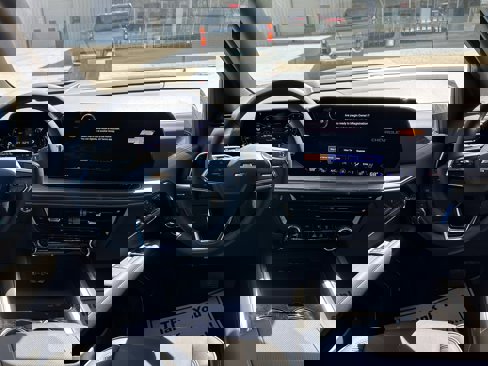 New 2025 Chevrolet Suburban Premier image 8