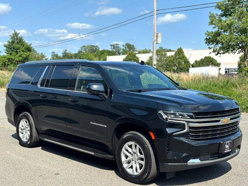 Used 2023 Chevrolet Suburban LT image 2