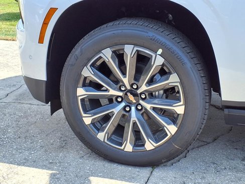 New 2025 Chevrolet Suburban High Country image 25